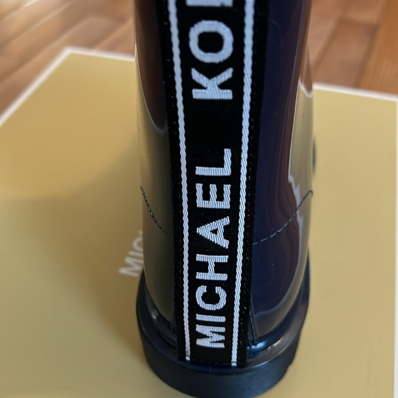 Michael kors Women's Tavie Water-Resistant Combat Rain Booties - Picture 8 of 10